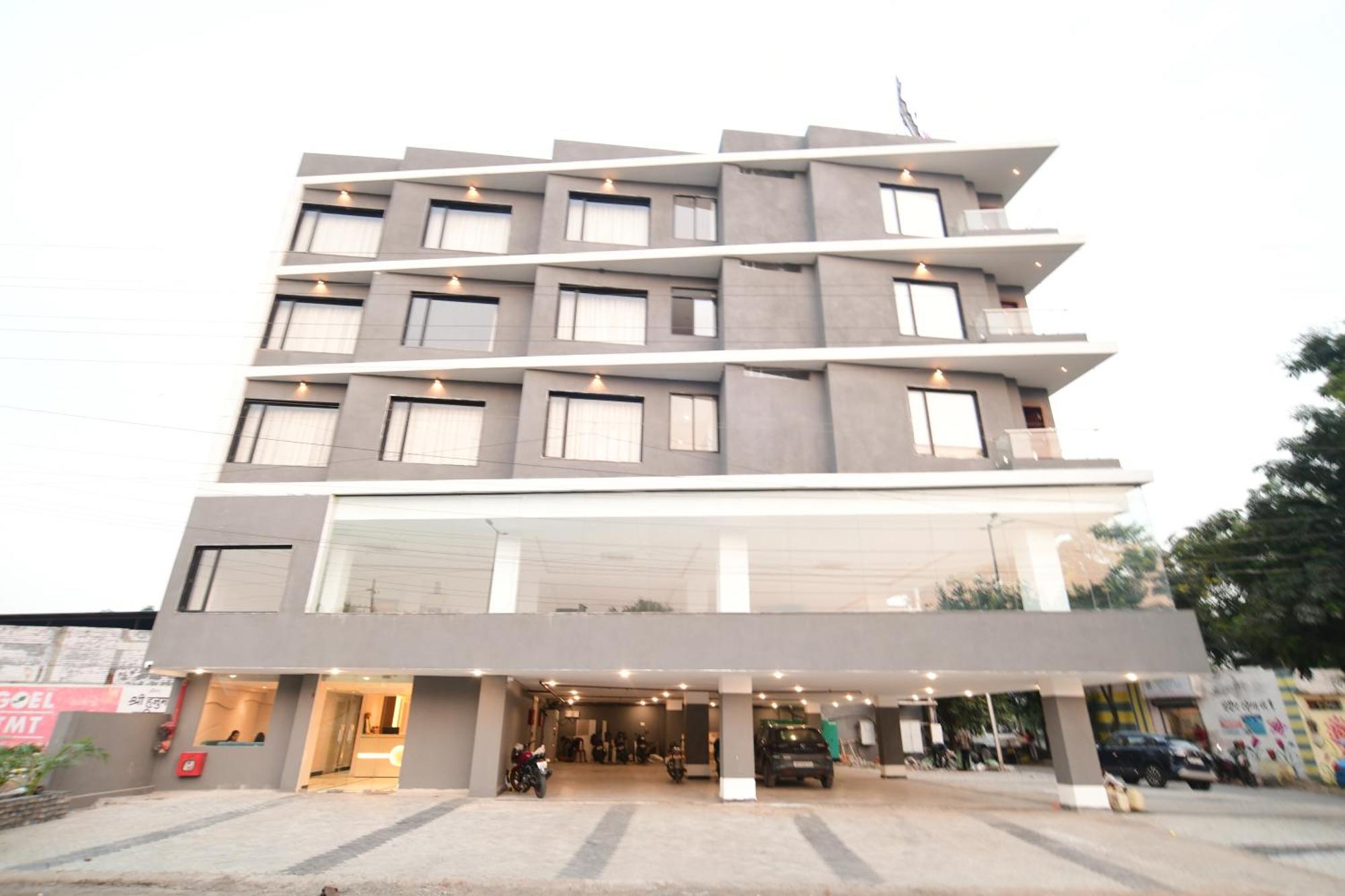 Aceotel Premier, Vijay Nagar Indore Buitenkant foto