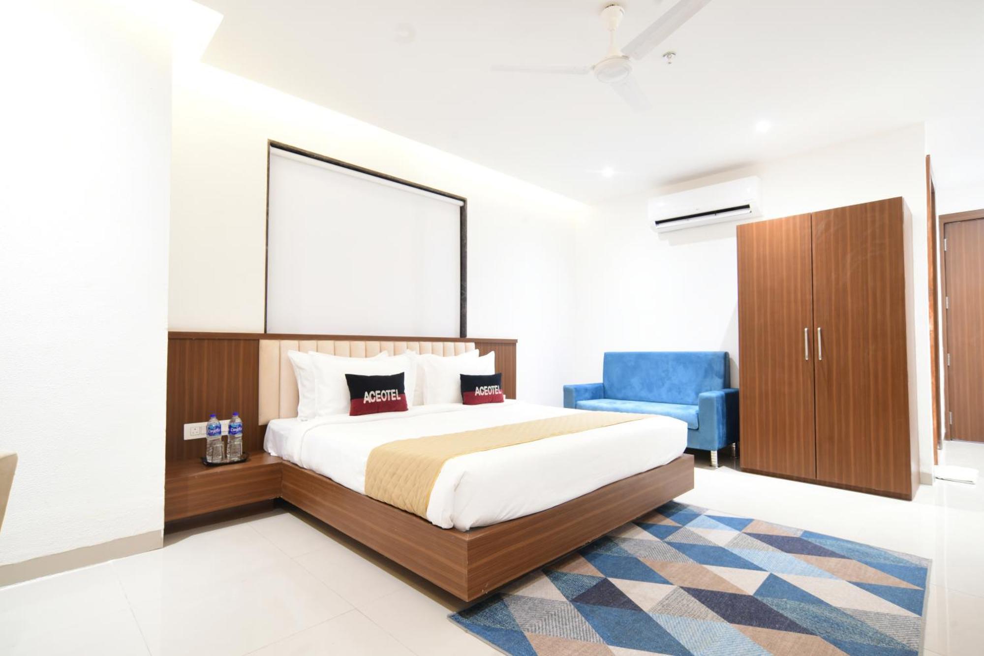 Aceotel Premier, Vijay Nagar Indore Buitenkant foto